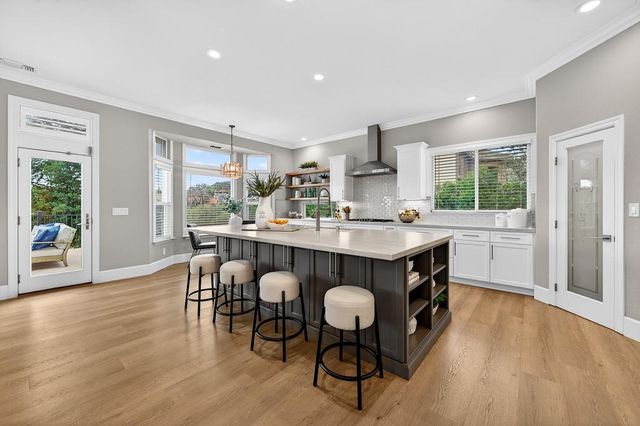 2367 Clubhouse Dr, Rocklin, CA 95765