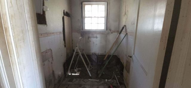 2613 W Walnut Street, Springfield, MO 65806