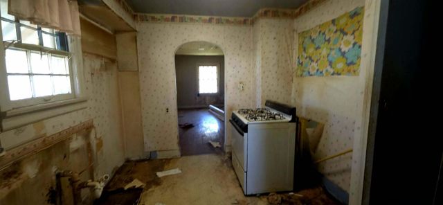 2613 W Walnut Street, Springfield, MO 65806