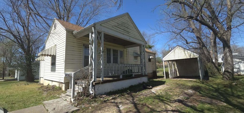 2613 W Walnut Street, Springfield, MO 65806