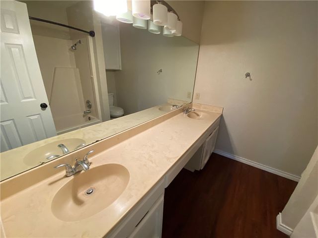 5345 Woodgate Dr, Corpus Christi, TX 78413