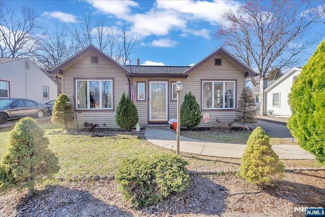 29 Bushwick Lane, West Milford, NJ 07480