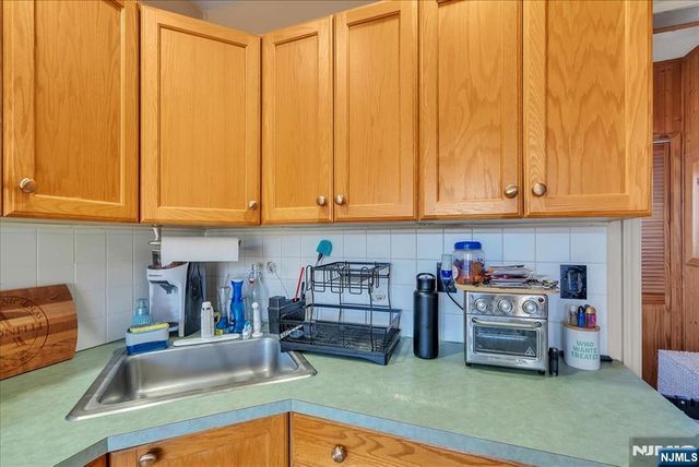 29 Bushwick Lane, West Milford, NJ 07480