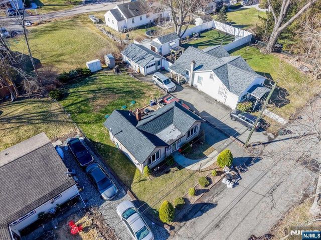 29 Bushwick Lane, West Milford, NJ 07480