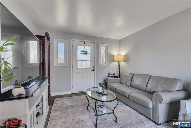 29 Bushwick Lane, West Milford, NJ 07480