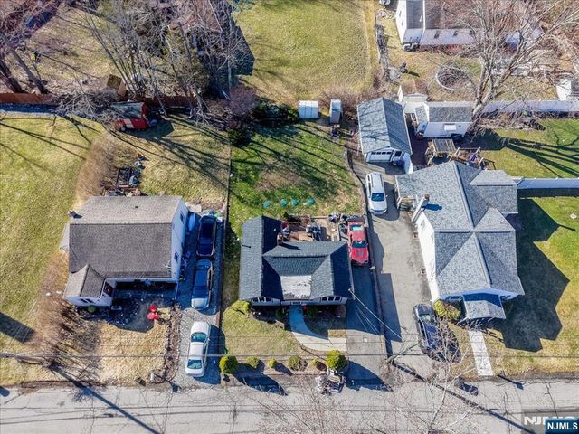 29 Bushwick Lane, West Milford, NJ 07480