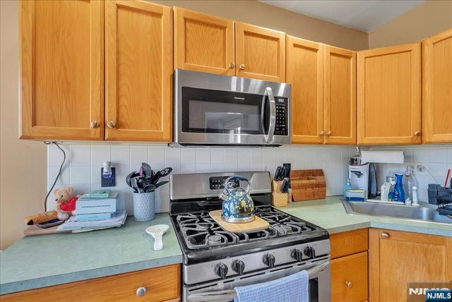 29 Bushwick Lane, West Milford, NJ 07480