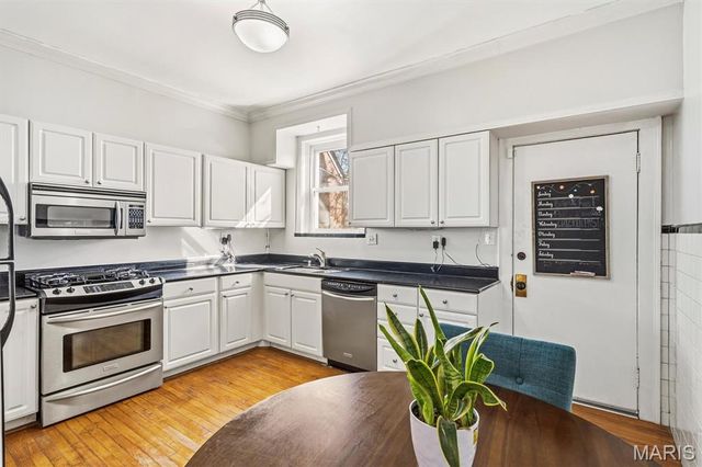 448 N Hanley Road, University City, MO 63130