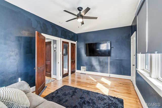 448 N Hanley Road, University City, MO 63130