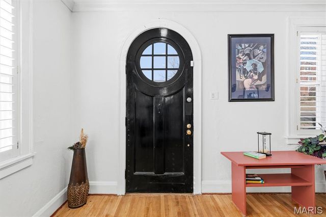 448 N Hanley Road, University City, MO 63130