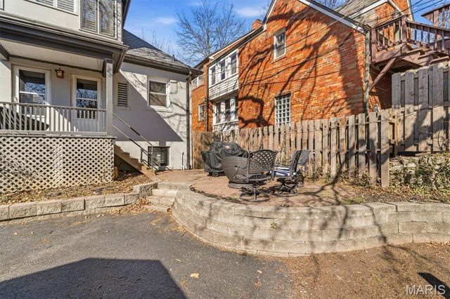 448 N Hanley Road, University City, MO 63130