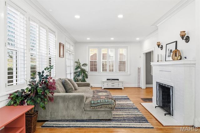 448 N Hanley Road, University City, MO 63130