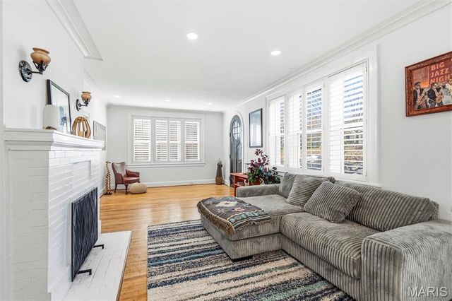 448 N Hanley Road, University City, MO 63130