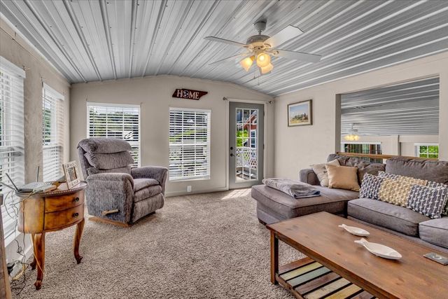 550 Shasteen Hollow Rd, Lynchburg, TN 37352