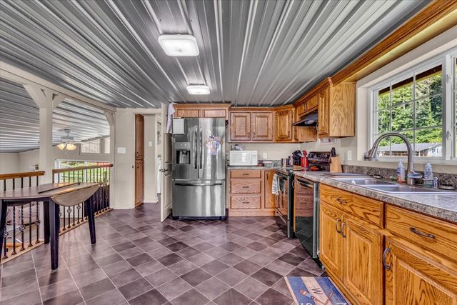 550 Shasteen Hollow Rd, Lynchburg, TN 37352