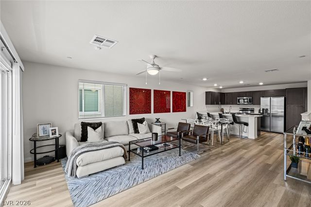 6829 Prairie Pearl Street, Las Vegas, NV 89148