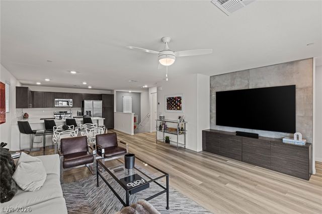 6829 Prairie Pearl Street, Las Vegas, NV 89148