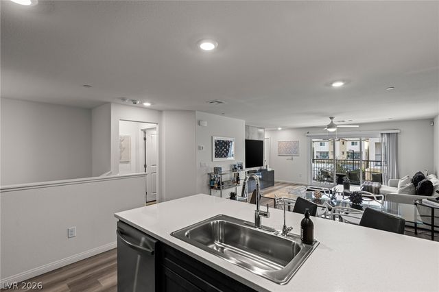 6829 Prairie Pearl Street, Las Vegas, NV 89148