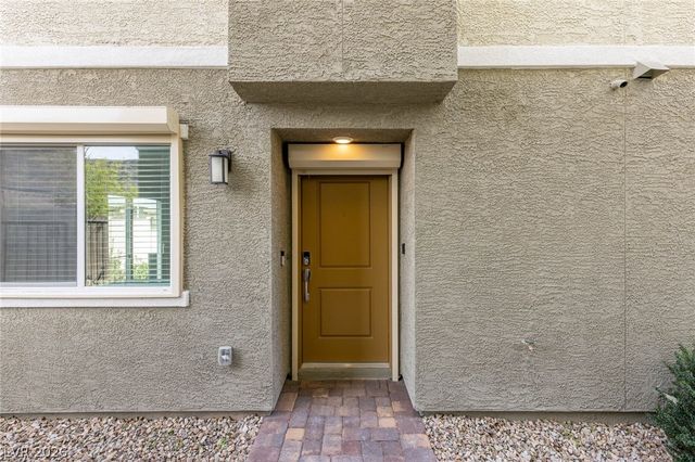 6829 Prairie Pearl Street, Las Vegas, NV 89148