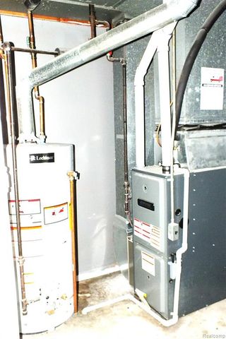 2105 Webster Park Drive, Howell, MI 48843