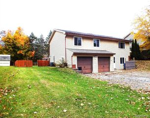 2105 Webster Park Drive, Howell, MI 48843
