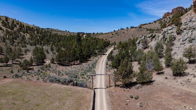 12750 SE Carey Lane, Prineville, OR 97754