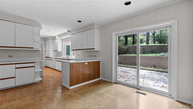 3515 Woodland Hills, Tuscaloosa, AL 35405
