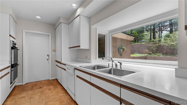 3515 Woodland Hills, Tuscaloosa, AL 35405