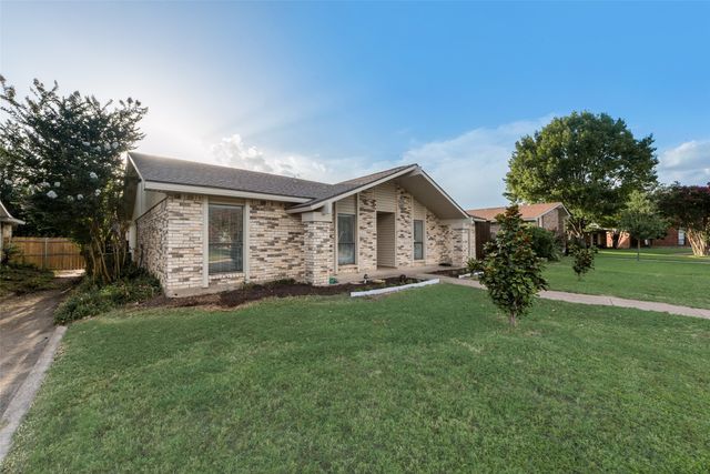 3521 Whitney Drive, Carrollton, TX 75007