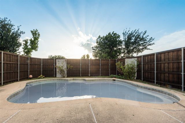 3521 Whitney Drive, Carrollton, TX 75007