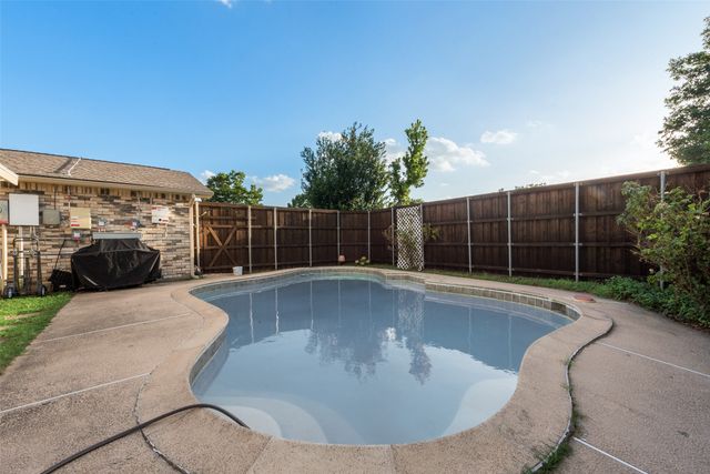 3521 Whitney Drive, Carrollton, TX 75007