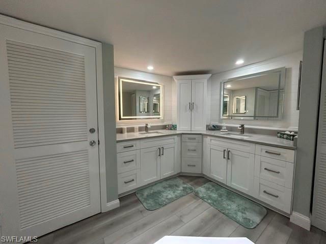 21 Bluebill AVE 303, Naples, FL 34108