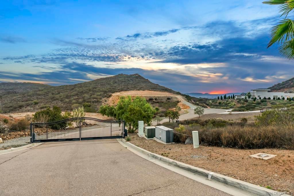 15003 Toothrock Rd, Poway, CA 92064 — photo 2