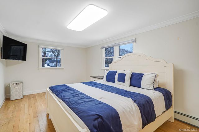 19 Pine Tree Lane, East Quogue, NY 11942