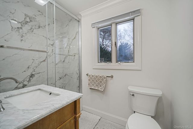 19 Pine Tree Lane, East Quogue, NY 11942