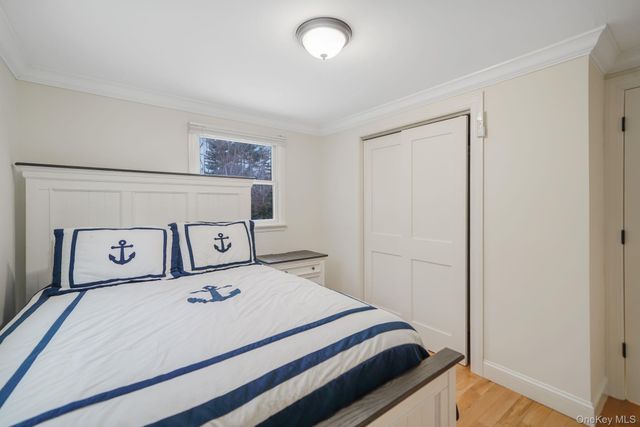 19 Pine Tree Lane, East Quogue, NY 11942