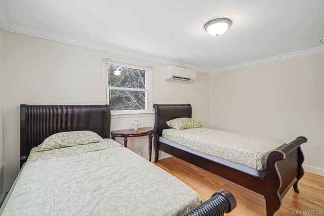 19 Pine Tree Lane, East Quogue, NY 11942