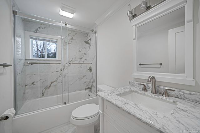 19 Pine Tree Lane, East Quogue, NY 11942