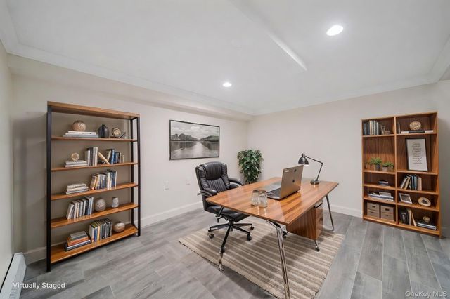 19 Pine Tree Lane, East Quogue, NY 11942