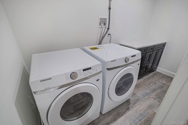 19 Pine Tree Lane, East Quogue, NY 11942