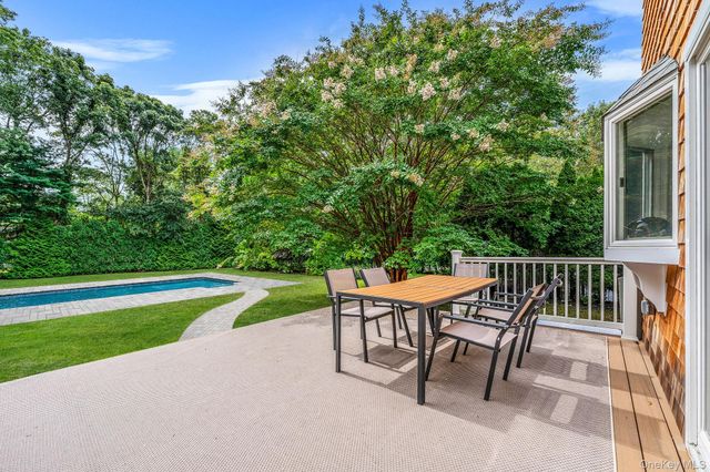 19 Pine Tree Lane, East Quogue, NY 11942