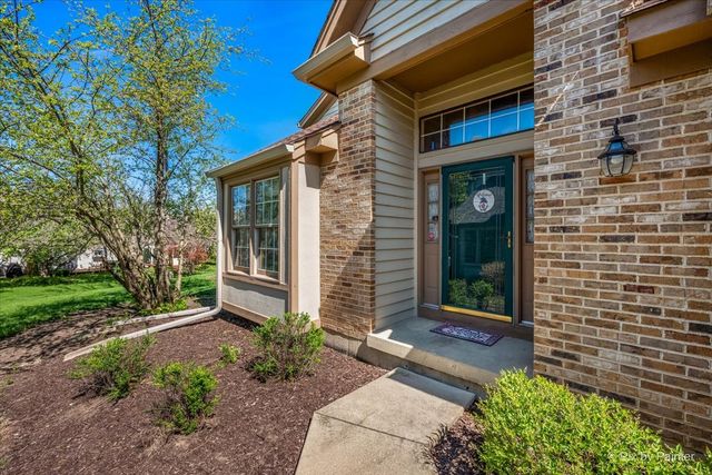 0N688 Chelsea Circle, Winfield, IL 60190