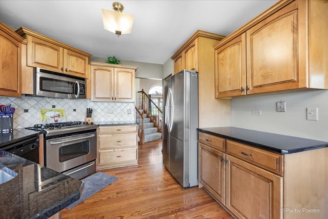 0N688 Chelsea Circle, Winfield, IL 60190