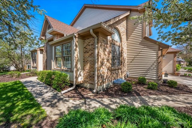 0N688 Chelsea Circle, Winfield, IL 60190