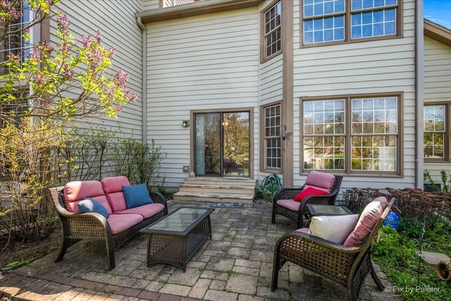 0N688 Chelsea Circle, Winfield, IL 60190
