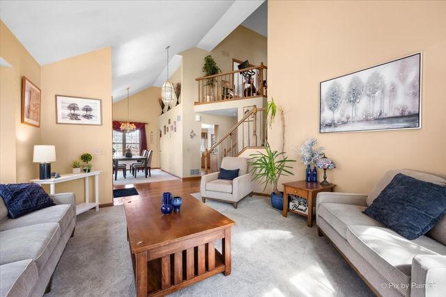 0N688 Chelsea Circle, Winfield, IL 60190