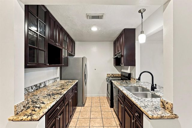 10652 Hazelhurst Drive 29, Houston, TX 77043