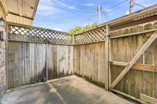 10652 Hazelhurst Drive 29, Houston, TX 77043