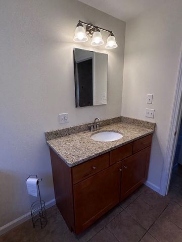 43 Billings Rd, Fitchburg, MA 01420