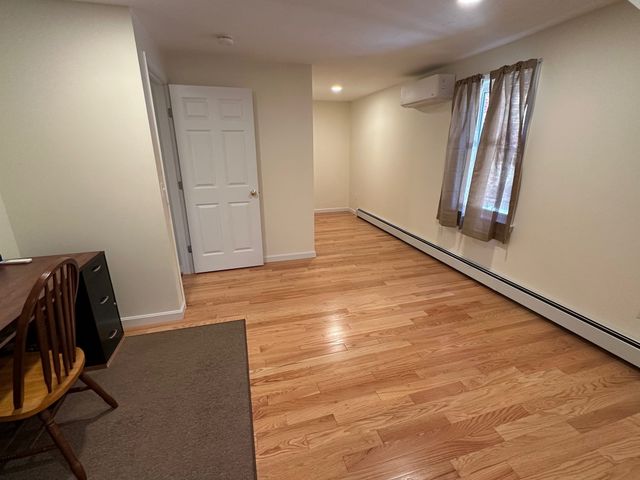 43 Billings Rd, Fitchburg, MA 01420